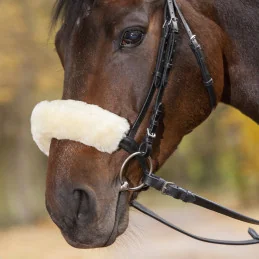 PROTEGE MUSEROLLE/TETIERE FAUX FUR WALDHAUSEN