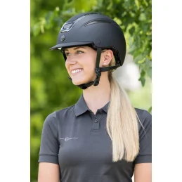 bombe d'équitation femme sobre chic